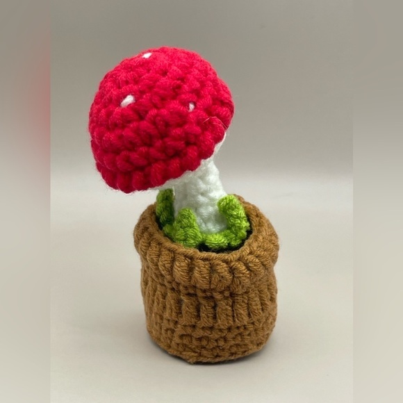Crochet Potted Amanita, NWOT, For Bundles Only - Picture 1 of 5